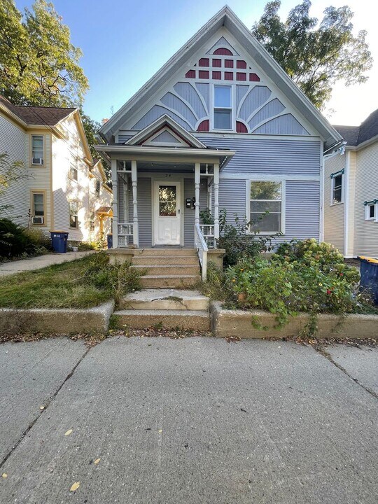 24 Portsmouth Pl NE in Grand Rapids, MI - Building Photo