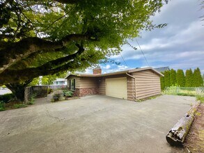 917 E Seattle St in Kent, WA - Building Photo - Building Photo