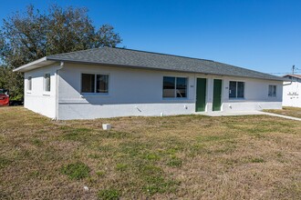 140 Gordon Ave S in Lehigh Acres, FL - Building Photo - Building Photo