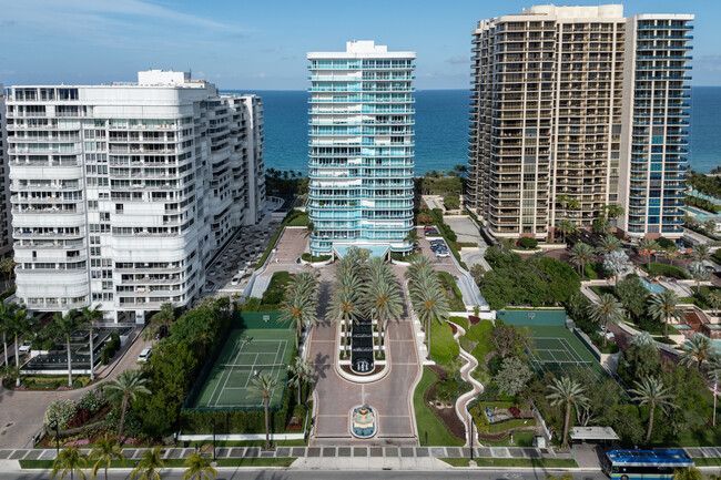 Palace at Bal Harbour in Bal Harbour, FL - Building Photo - Building Photo