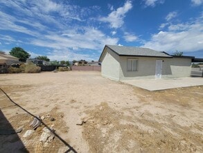 405 Princess Ave in North Las Vegas, NV - Building Photo - Building Photo