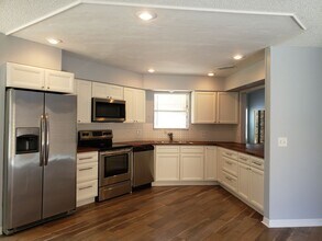 7246 Della Dr in Orlando, FL - Building Photo - Building Photo