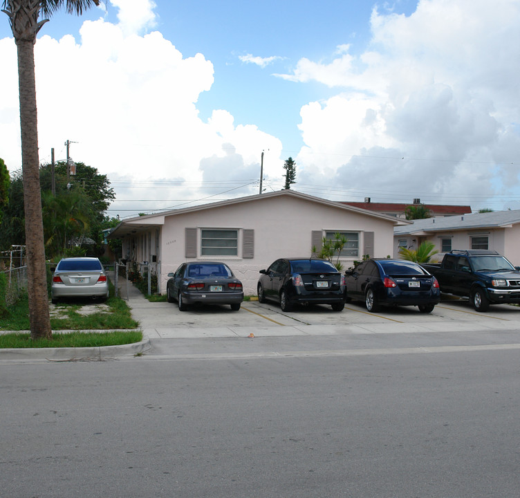 15940 NE 19th Pl in Miami, FL - Building Photo