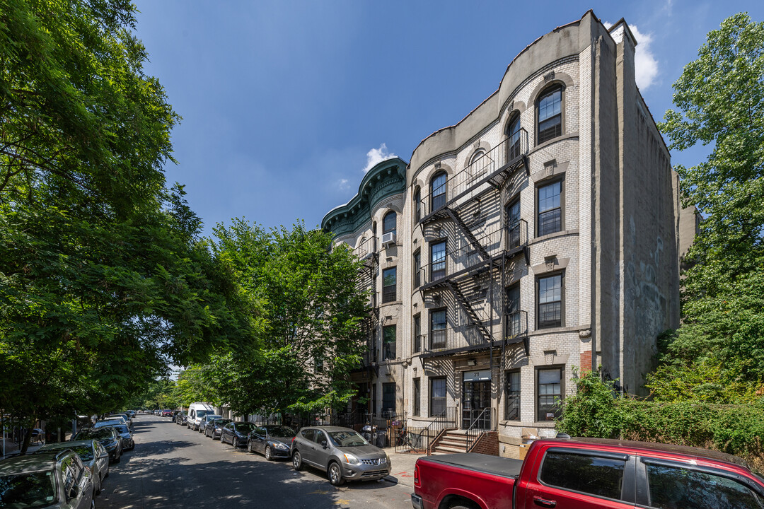 309 Eldert St in Brooklyn, NY - Building Photo