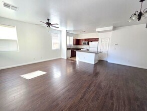 7541 Crooked Branch St in Las Vegas, NV - Building Photo - Building Photo