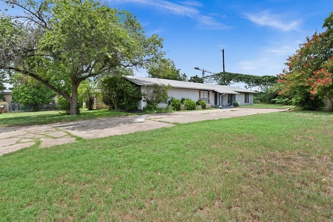 2712 St Edwards Cir in Austin, TX - Building Photo - Building Photo