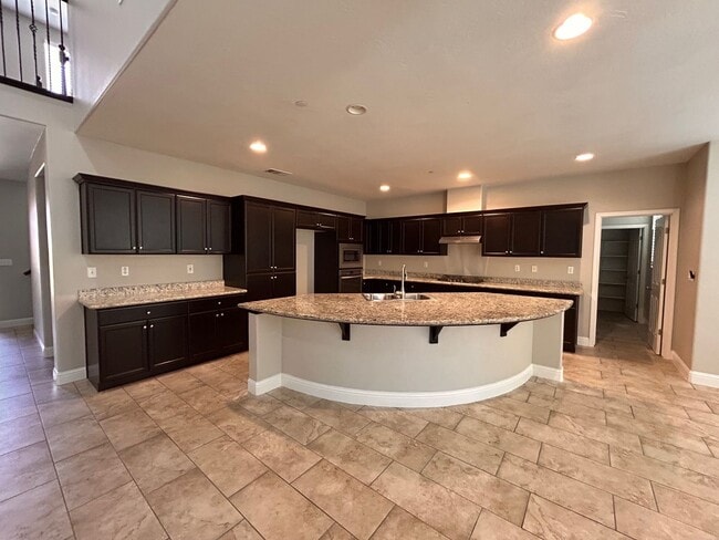 2833 W Connelly Ave in Visalia, CA - Building Photo - Building Photo