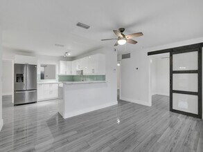 601 NE 59th Ct in Fort Lauderdale, FL - Building Photo - Building Photo