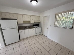 6600 SW 84th St in Miami, FL - Foto de edificio - Building Photo