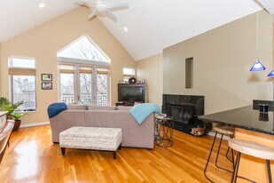 928 N Wood St, Unit 3 in Chicago, IL - Building Photo