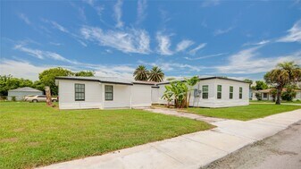1203 W 6th St in Freeport, TX - Building Photo