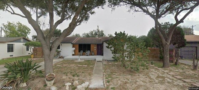 property at 1808 N Broadway St