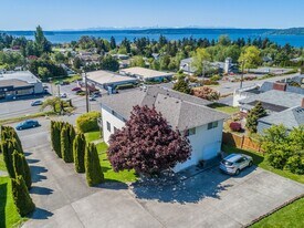 6715 East Side Dr NE in Tacoma, WA - Building Photo