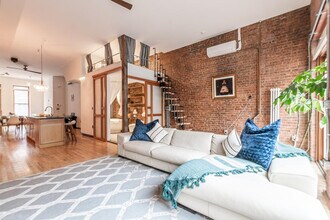 103 W 122nd St in New York, NY - Building Photo - Building Photo