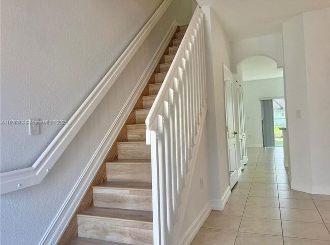 15800 SW 92nd Ave in Palmetto Bay, FL - Building Photo - Building Photo