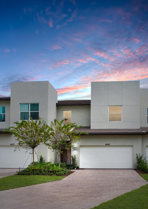 4969 Navali Dr in Wellington, FL - Foto de edificio