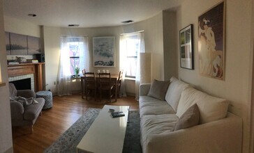 95 Gainsborough St, Unit 402 in Boston, MA - Foto de edificio - Building Photo