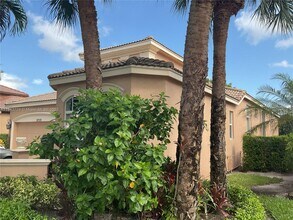 9329 Via Grande W in Wellington, FL - Building Photo - Building Photo