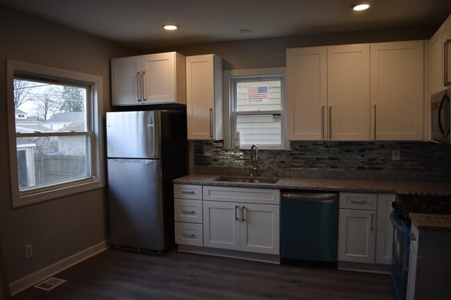 13221 S Buffalo Ave in Chicago, IL - Building Photo - Building Photo