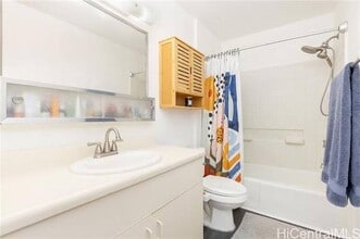 91-1067-1067 Oaniani St in Kapolei, HI - Building Photo - Building Photo