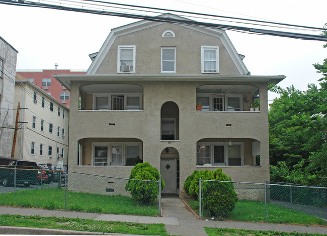 425 Main St in White Plains, NY - Building Photo - Building Photo