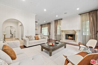 314 N Palm Dr in Beverly Hills, CA - Building Photo - Building Photo