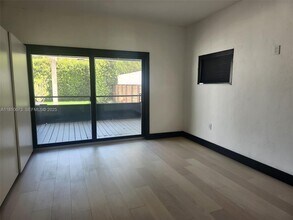 241 Palmetto Dr in Miami Springs, FL - Building Photo - Building Photo