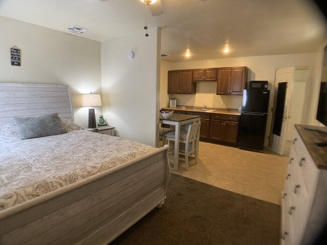 3333 W 8th St in Thatcher, AZ - Foto de edificio - Building Photo