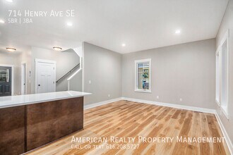 714 Henry Ave SE in Grand Rapids, MI - Building Photo - Building Photo