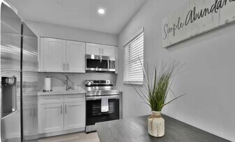 708 SW 16th Ave in Fort Lauderdale, FL - Building Photo