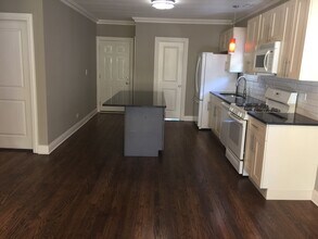 5639 Austin N Ave, Unit 2a in Chicago, IL - Building Photo - Building Photo
