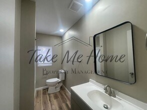 2042 S Hampton Ave in Springfield, MO - Building Photo - Building Photo