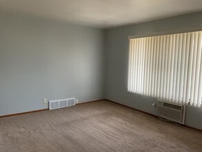 9729 - 9739 W Hampton Ave in Milwaukee, WI - Building Photo - Building Photo