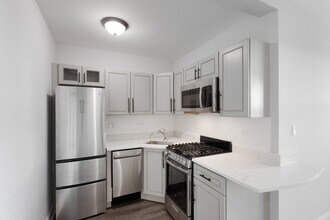 1521 W Sherwin Ave in Chicago, IL - Building Photo - Building Photo