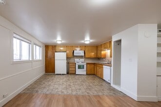 330 N 1st E in St Anthony, ID - Building Photo - Building Photo