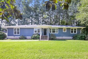 58 Rustic Rd in Stockbridge, GA - Building Photo