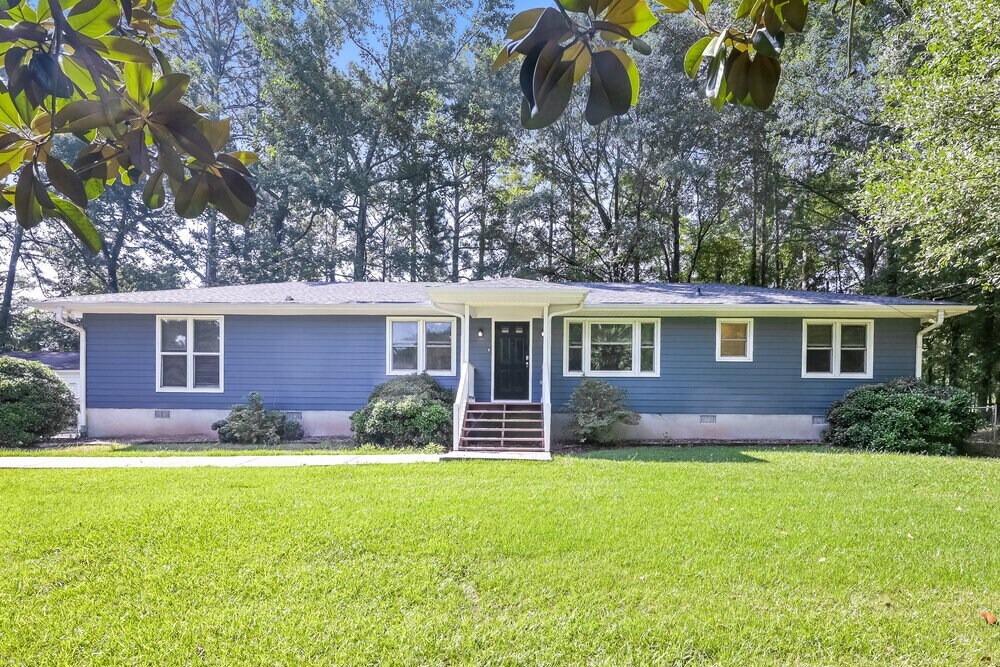 58 Rustic Rd in Stockbridge, GA - Building Photo