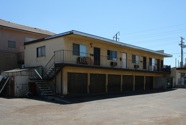 1022 Broadway in El Cajon, CA - Foto de edificio - Building Photo