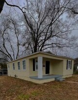 2566 Williamson Ave in Jackson, MS - Building Photo