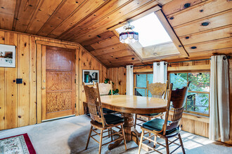 54520 S Circle Dr in Idyllwild, CA - Building Photo - Building Photo