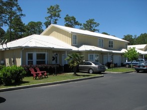 Creekside Villas in Gulf Shores, AL - Building Photo - Building Photo