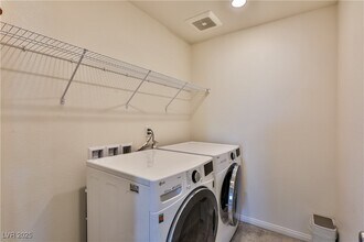 2465 Bellinzona Pl in Henderson, NV - Building Photo - Building Photo