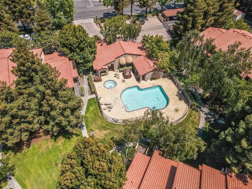 2250 Monroe St in Santa Clara, CA - Building Photo