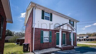 815 Golf View Pl in Clarksville, TN - Building Photo