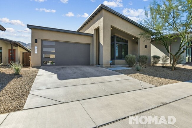 955 E Paseo Way in Phoenix, AZ - Foto de edificio - Building Photo