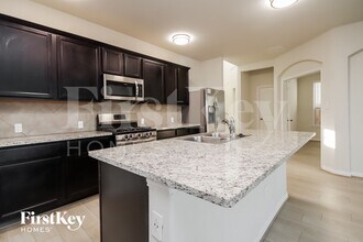 2826 Torrey Pines Dr in Pattison, TX - Foto de edificio - Building Photo