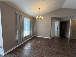 5000 Lawndale Dr, Unit M in Greensboro, NC - Building Photo - Building Photo