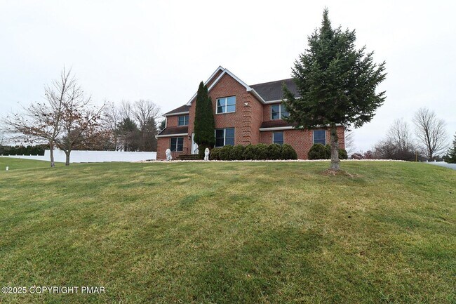 5502 Concord Dr in Stroudsburg, PA - Building Photo - Building Photo