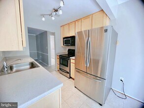 8141 Needwood Rd in Derwood, MD - Building Photo - Building Photo