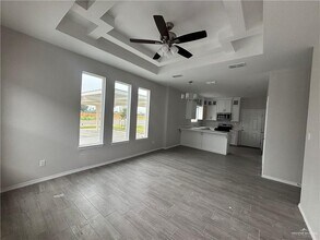 905 Deluxe St in Alamo, TX - Building Photo - Building Photo